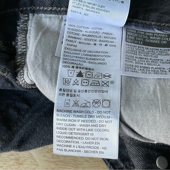 Levi’s Black Button Fly Studded Wedgie Fit Jean Shorts - 35668 - Picture 12 of 13